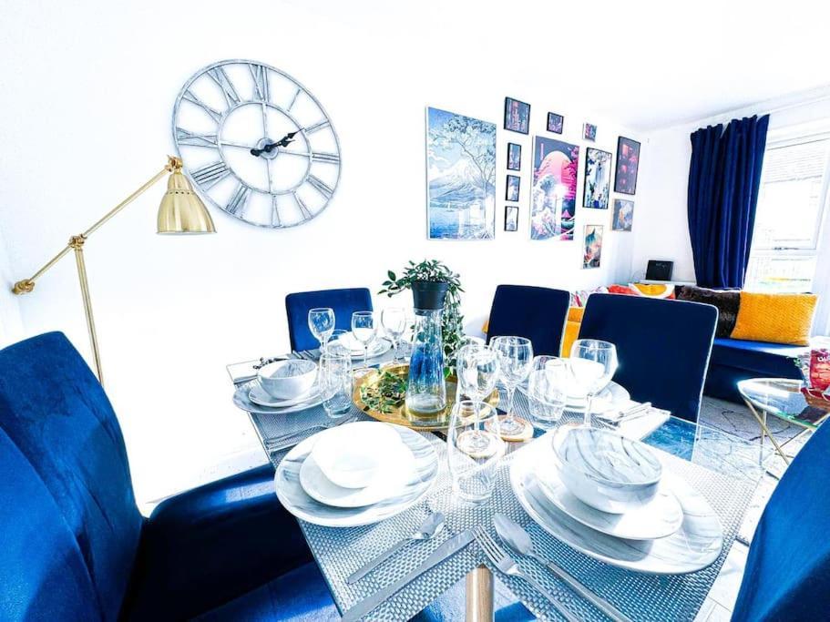 Contractors, Families, Tourists & Groups Welcome Sleeps Upto 9, Garden, Pet Allowed, Parking Included! Бирмингем Экстерьер фото