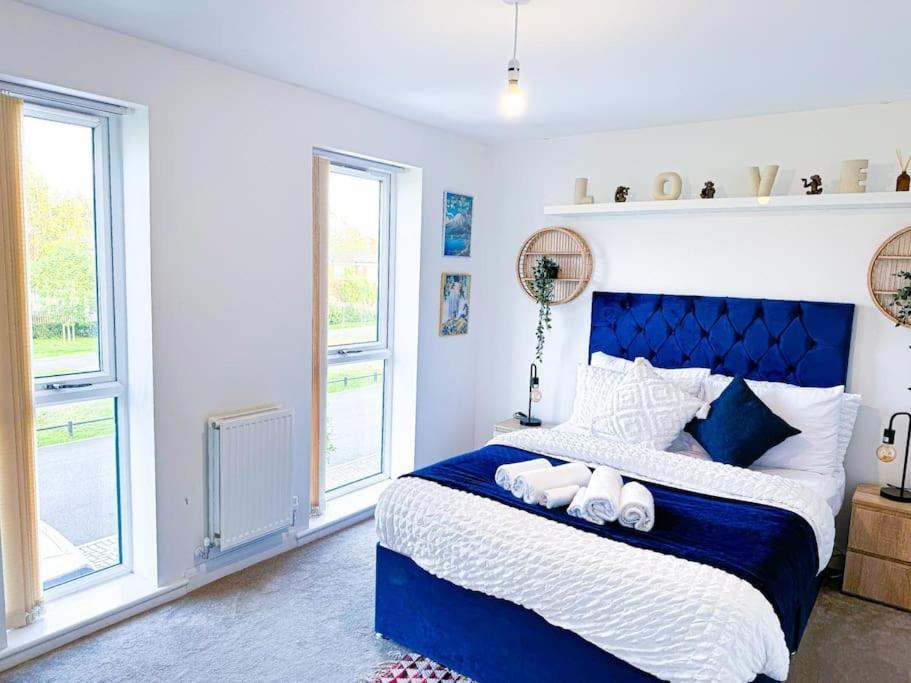 Contractors, Families, Tourists & Groups Welcome Sleeps Upto 9, Garden, Pet Allowed, Parking Included! Бирмингем Экстерьер фото